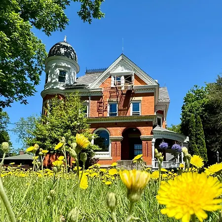 The Edwards Waterhouse Inn